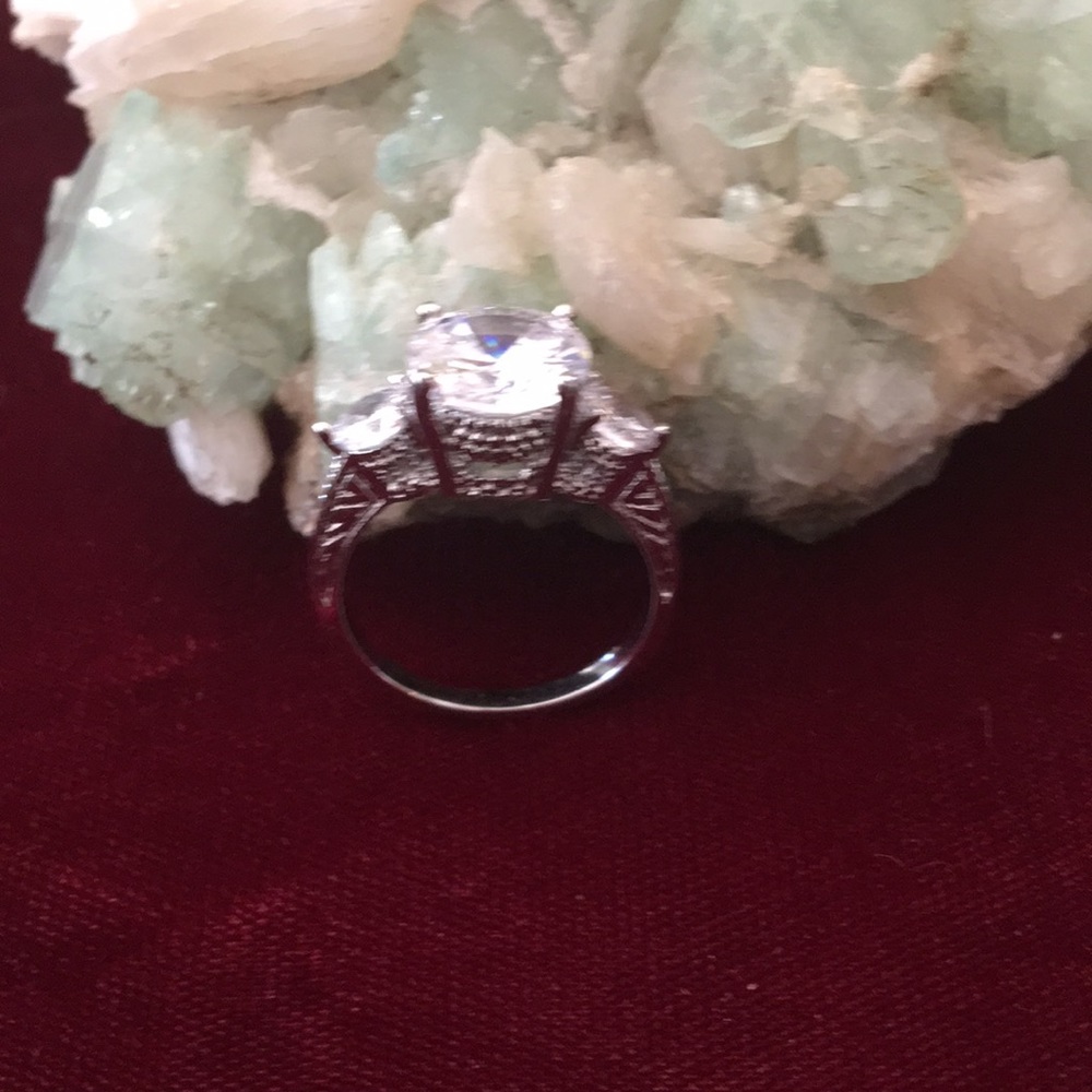 BLING - Picture 3 of 8